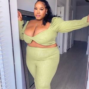 Long sleeve twist tube top sage green